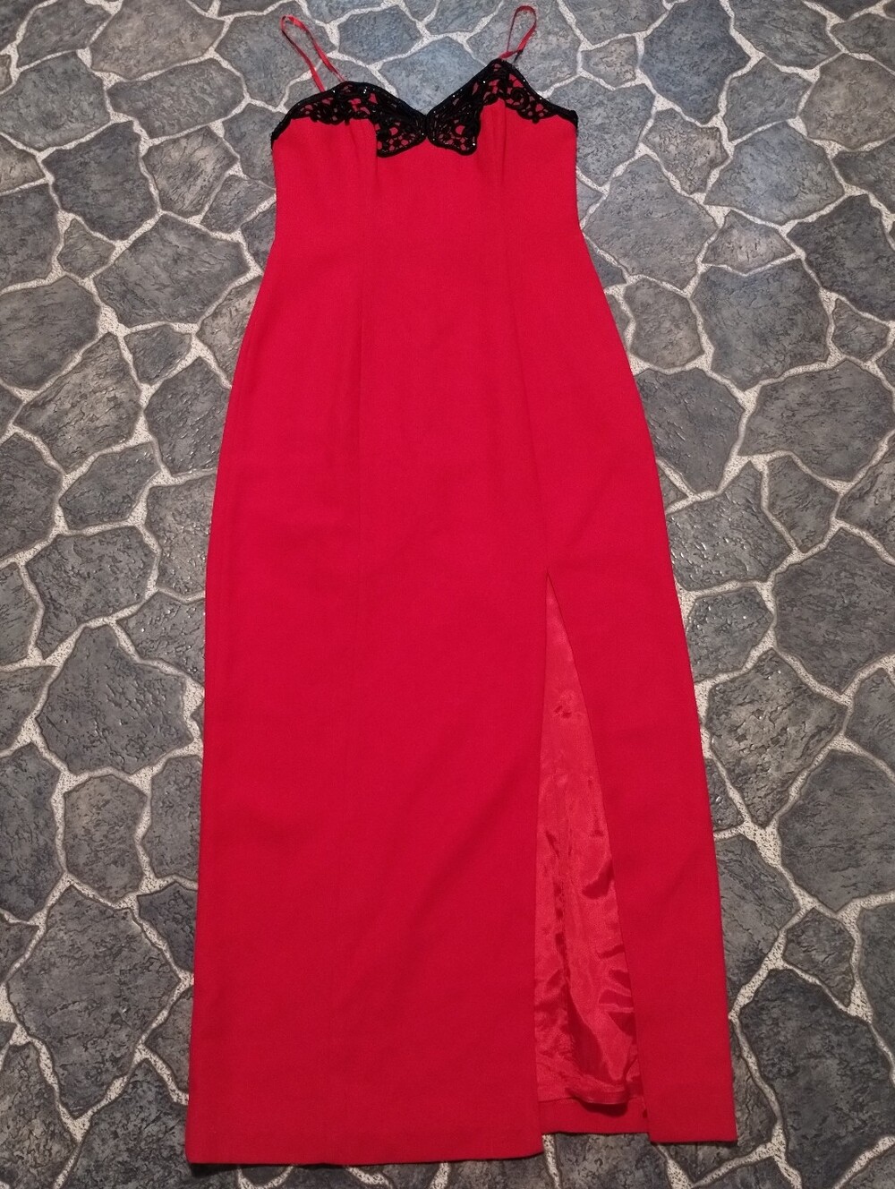 Ever Beauty Red Long gown with black sequins Made in USA Size 8 VINTAGE